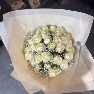 Strauß Pure Roses White